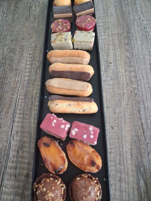 les petits fours sucrés